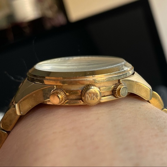 Michael Kors Gold Runway Watch - Picture 6 of 12